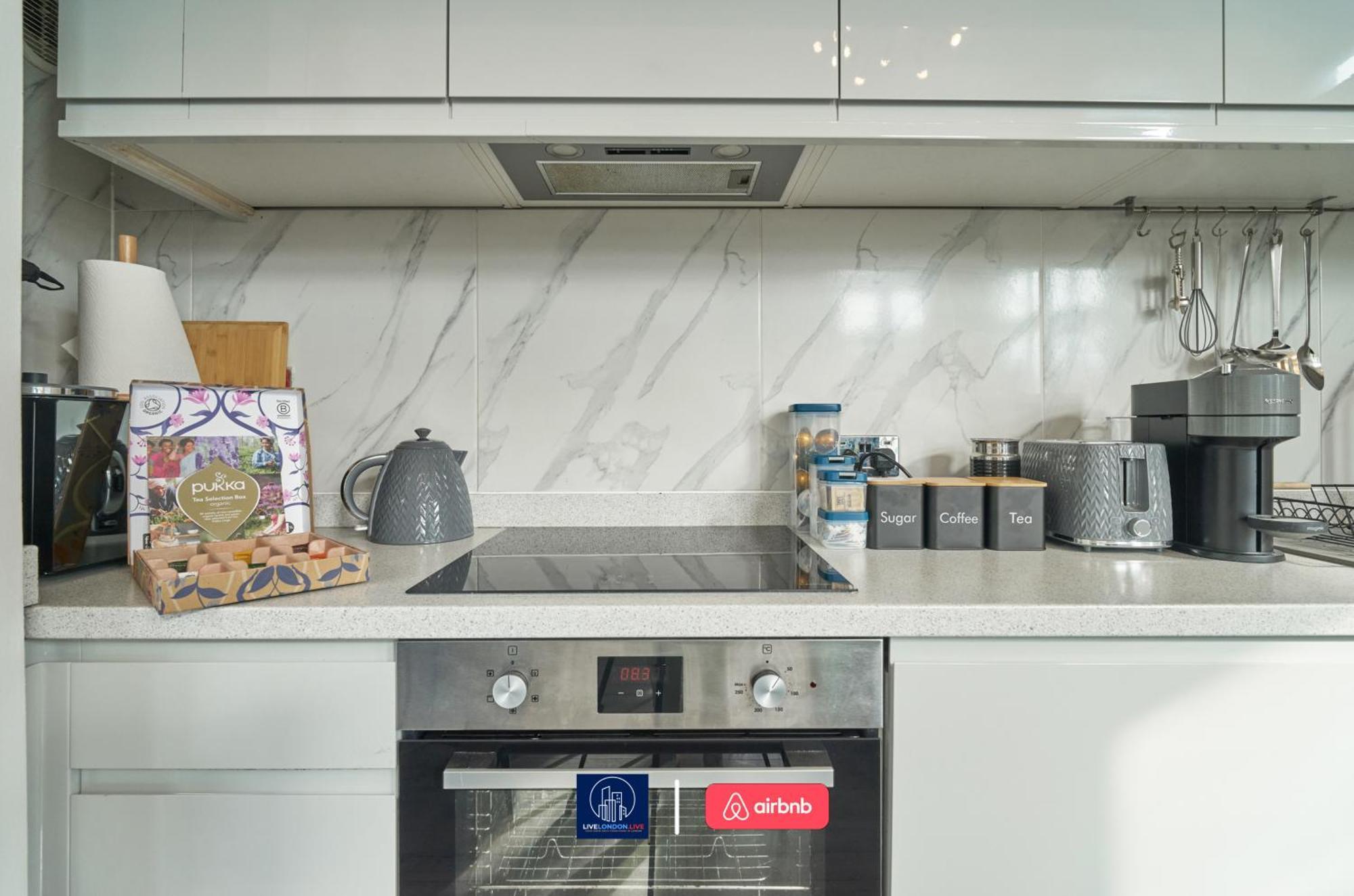 Last-Minute Specials L Sleeps Up To 4 Guests L One-Bedroom Apartment With King Bed And High Ceilings Near Camden By Live London Short Lets & Serviced Accommodation מראה חיצוני תמונה