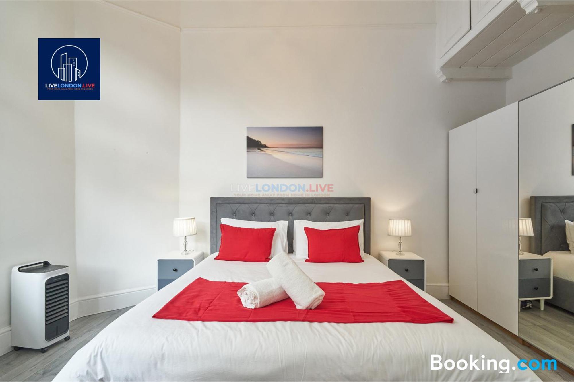 Last-Minute Specials L Sleeps Up To 4 Guests L One-Bedroom Apartment With King Bed And High Ceilings Near Camden By Live London Short Lets & Serviced Accommodation מראה חיצוני תמונה