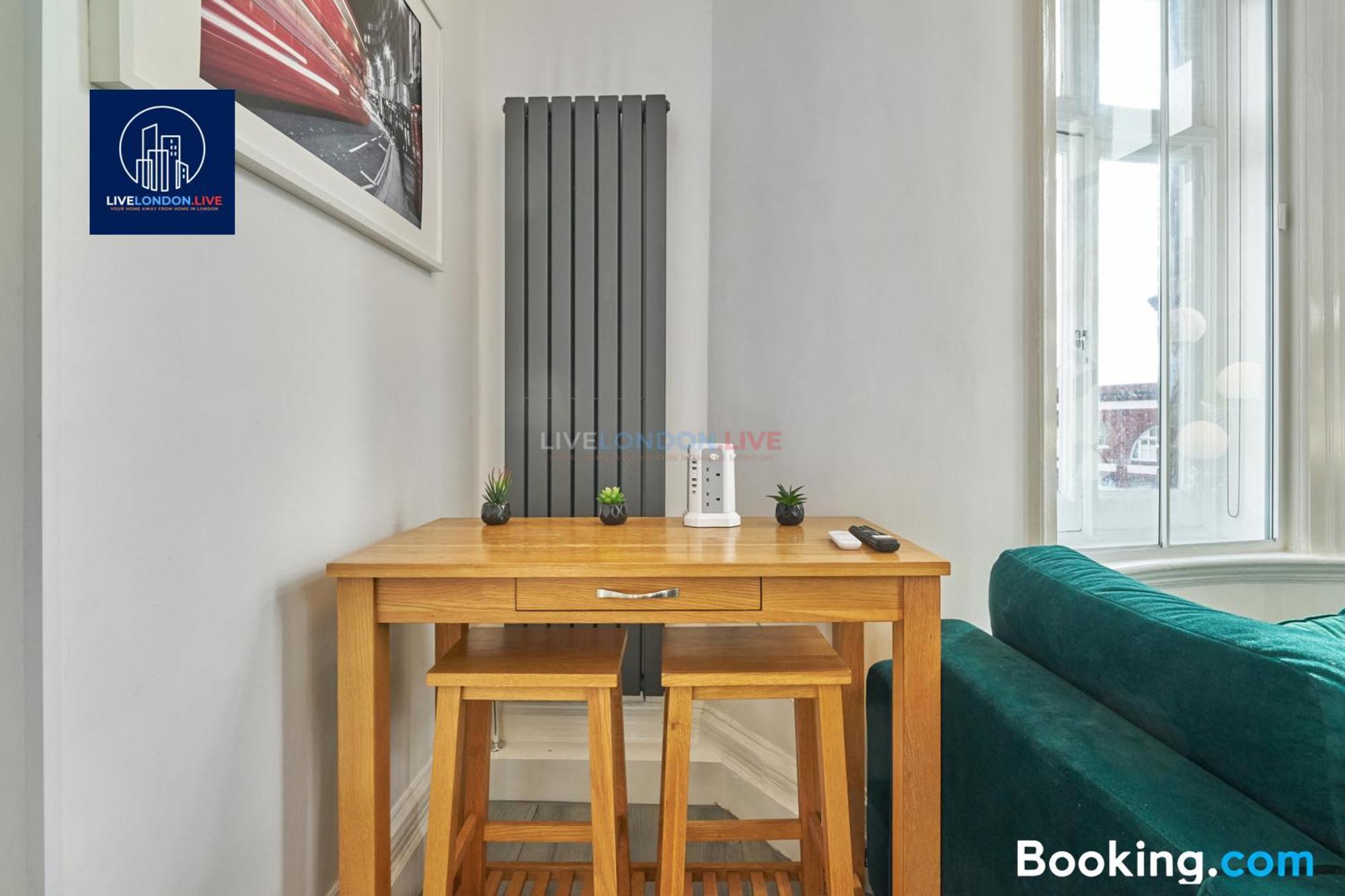 Last-Minute Specials L Sleeps Up To 4 Guests L One-Bedroom Apartment With King Bed And High Ceilings Near Camden By Live London Short Lets & Serviced Accommodation מראה חיצוני תמונה